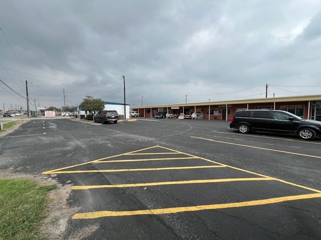 More Photos Of 620 W Ferguson Ave, Pharr Freestanding For Sale