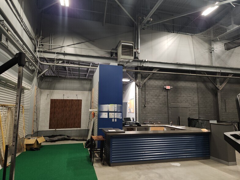 More Photos Of 340 McKinstry Ave, Chicopee Manufacturing For Lease