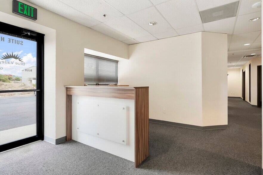 More Photos Of 1740 Skyway Dr, Longmont Warehouse For Sale