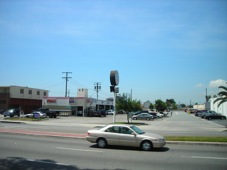Primary Photo Of 9102 Firestone Blvd, Downey Auto Repair For Lease