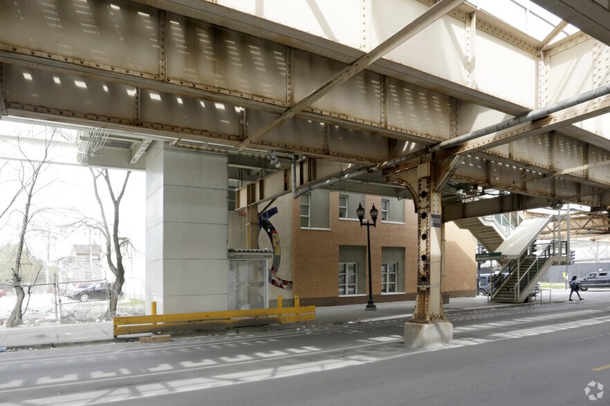 More Photos Of 304-316 N Pulaski St, Chicago General Retail For Sale