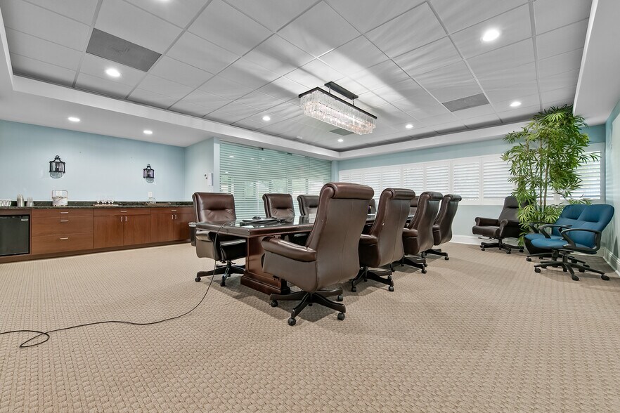 More Photos Of 2725 Center Pl, Melbourne Research And Development For Sale