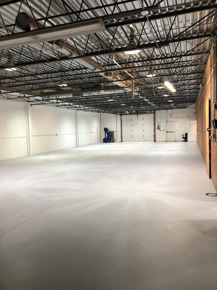 More Photos Of 76 W Seegers, Arlington Heights Warehouse For Sale