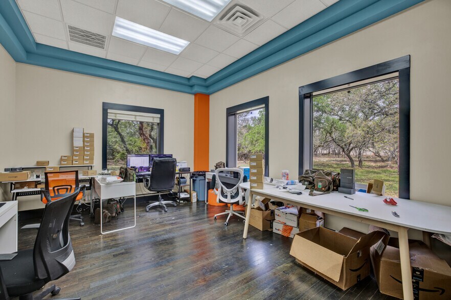 More Photos Of 30665 N Us Hwy 281, Bulverde Office For Sale