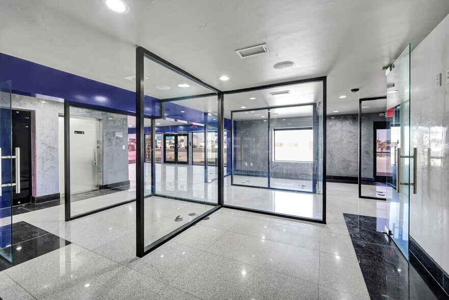 More Photos Of 2903 Wall St, Midland Office For Lease