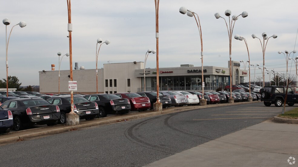 More Photos Of 8100 Annapolis Rd, Hyattsville Auto Dealership For Sale