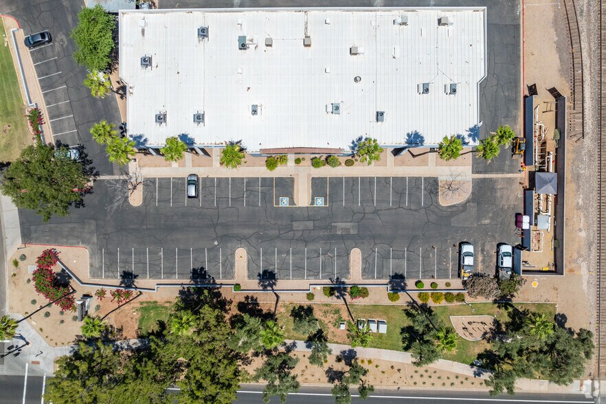 More Photos Of 2020 W Guadalupe Rd, Gilbert Light Manufacturing For Lease