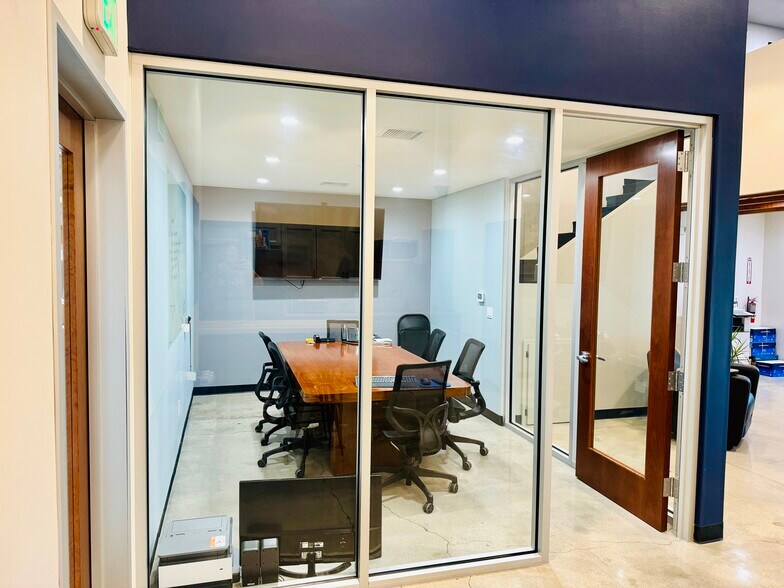 More Photos Of 2368 Eastman Ave, Ventura Distribution For Sale