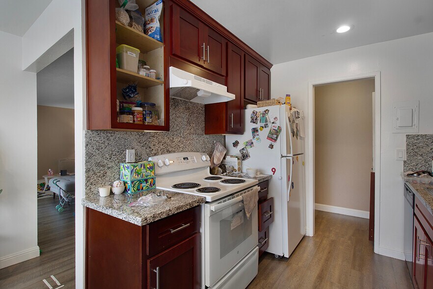 More Photos Of 1920 Latham St, Mountain View Apartments For Sale