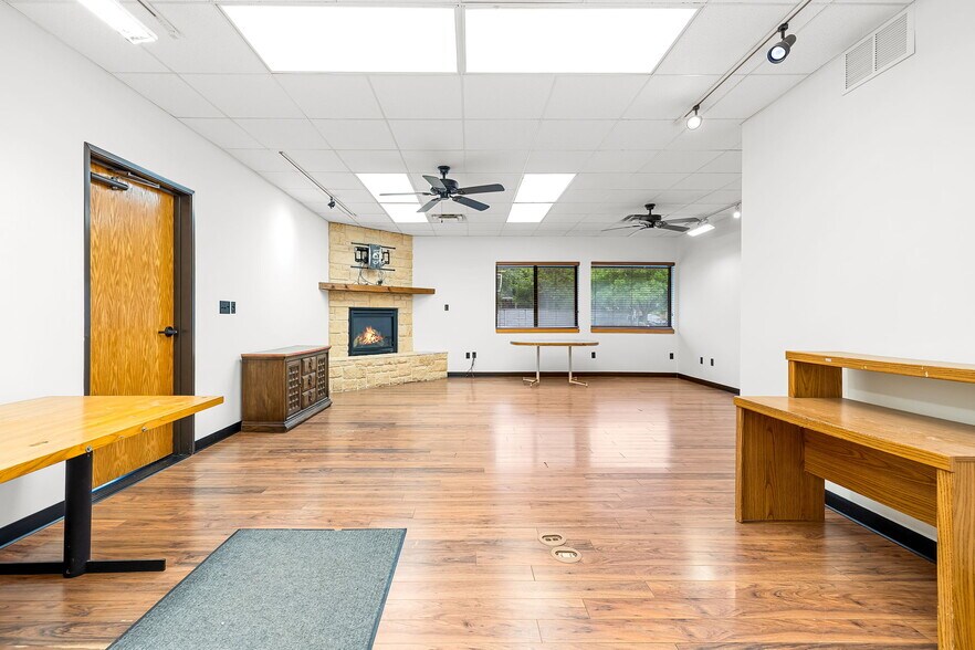 More Photos Of 1515 E Belt Line Rd, Carrollton Office Residential For Sale