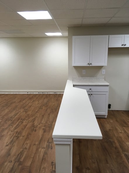 More Photos Of 137 E Washington St, Shelbyville Lodge Meeting Hall For Sale