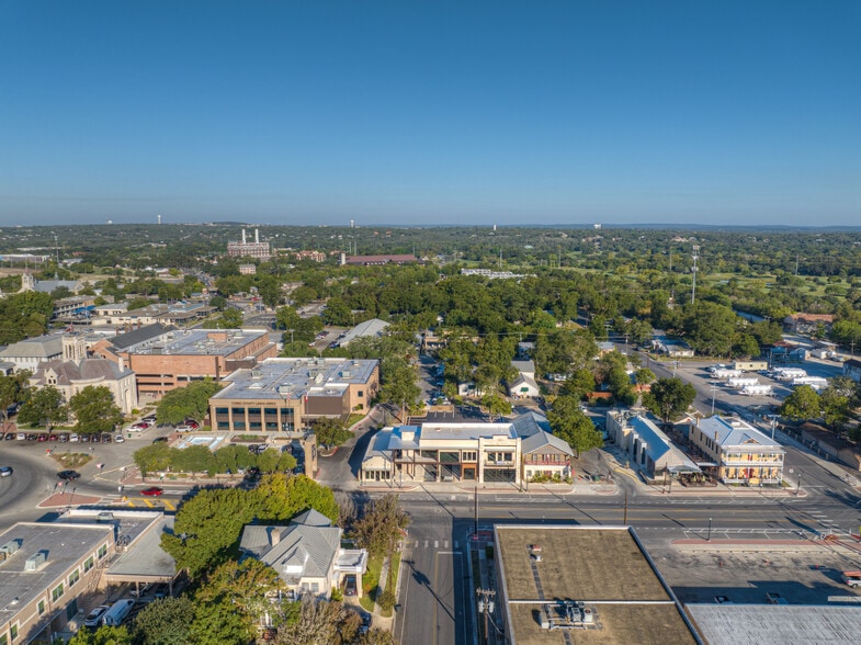 More Photos Of 207 E San Antonio St, New Braunfels Loft Creative Space For Lease