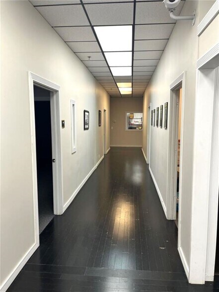 More Photos Of 706 Felix St, Saint Joseph Office For Lease