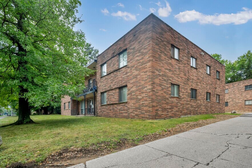 More Photos Of 818-850 S Green Rd, South Euclid Apartments For Sale
