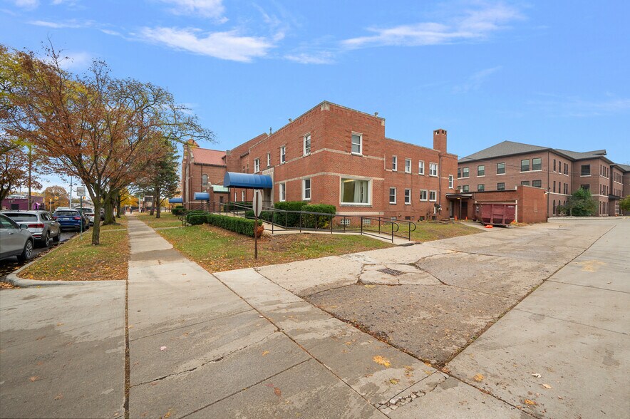 More Photos Of 22201 Woodward Ave, Ferndale Religious Facility For Sale