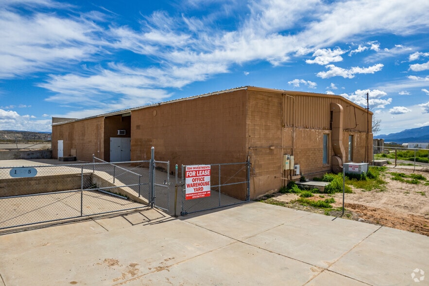 Primary Photo Of 1575 Roadrunner, Camp Verde Distribution For Lease