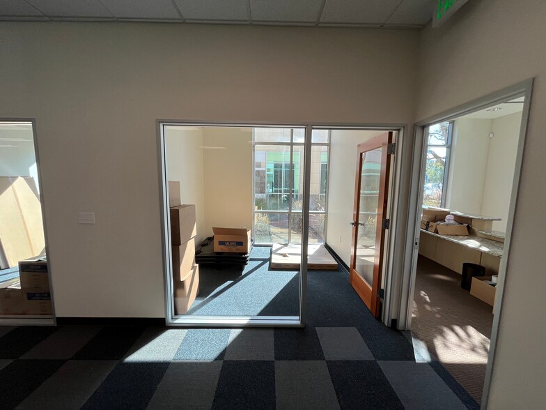 More Photos Of 2764 Gateway Rd, Carlsbad Office For Sale