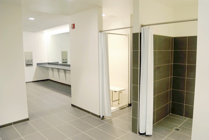 More Photos Of 125 E County Line Rd, Warminster Township Office For Lease