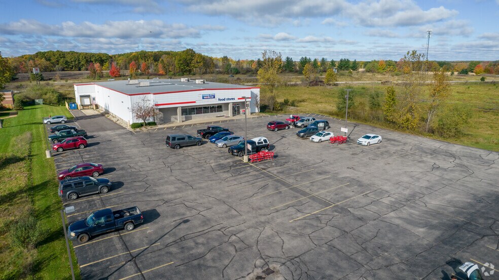 More Photos Of 14301 White Creek Ave NE, Cedar Springs Freestanding For Lease
