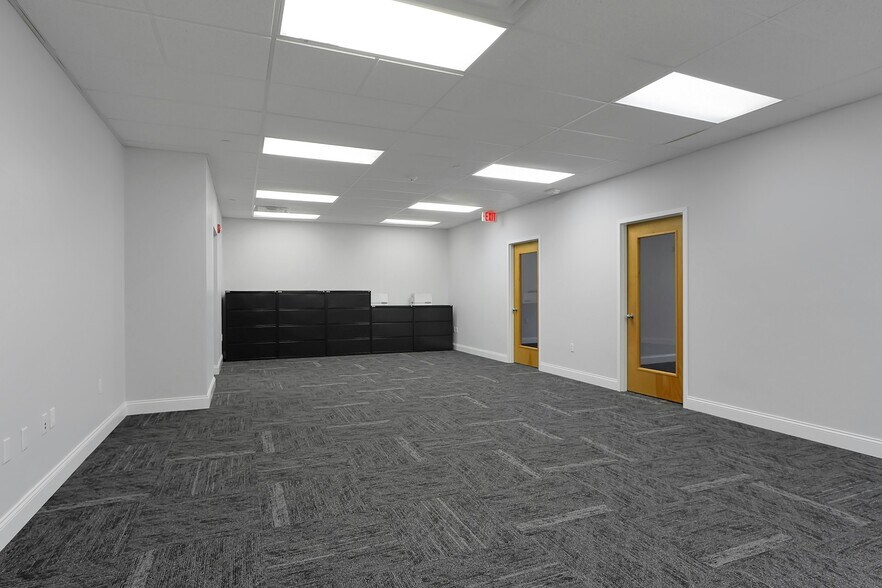 More Photos Of 100 Dutch Hill Rd, Orangeburg Medical For Lease