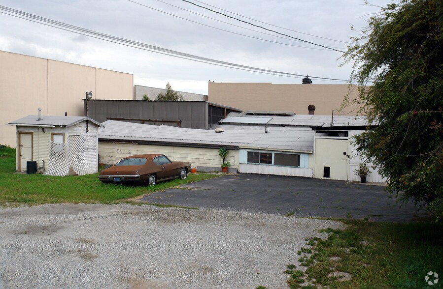 More Photos Of 13025 Halldale Ave, Gardena Manufacturing For Sale
