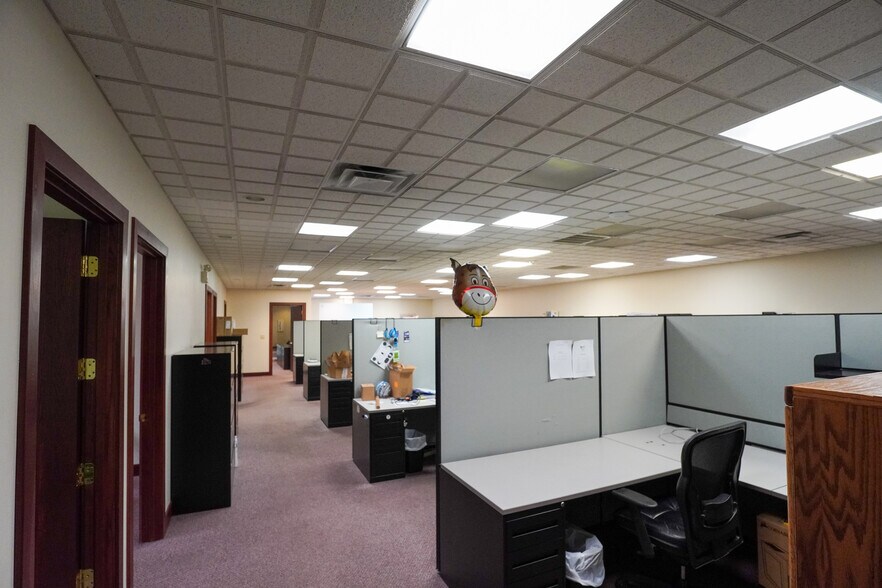 More Photos Of 10385 Spartan Dr, Evendale Light Manufacturing For Lease