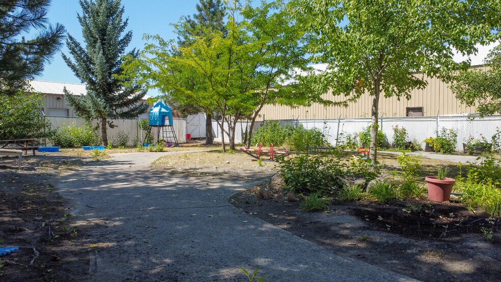 More Photos Of 225 E Palouse River Dr, Moscow Loft Creative Space For Sale