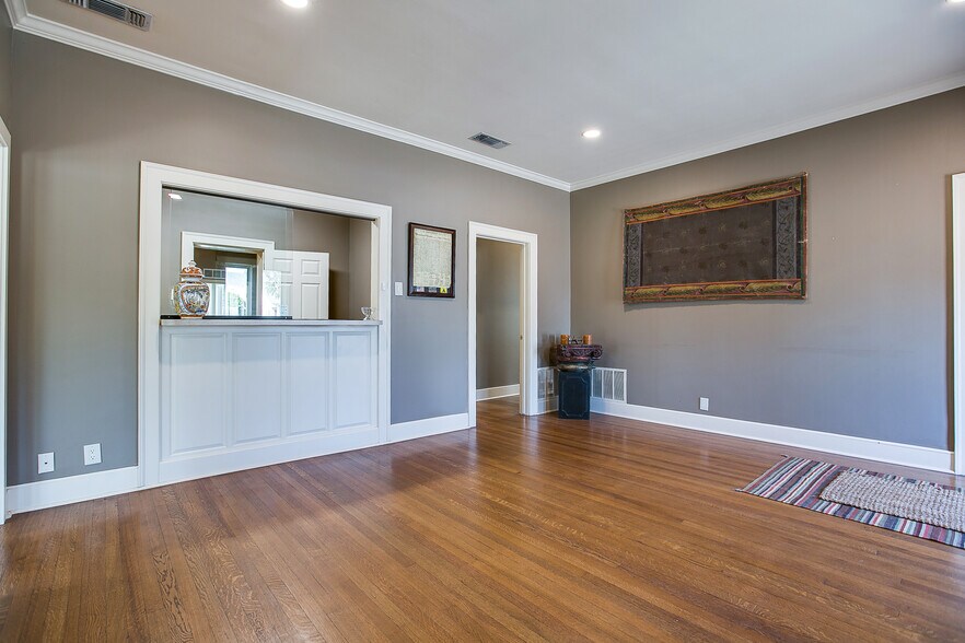 More Photos Of 421 W Concho Ave, San Angelo Office For Lease
