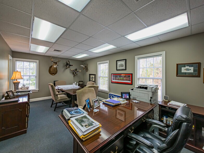 More Photos Of 1108 Gornto Rd, Valdosta Office For Sale