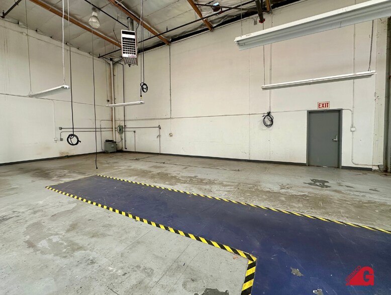 More Photos Of 855 E Easy St, Simi Valley Warehouse For Lease