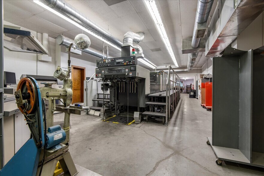 More Photos Of 110 N Cascade St, Kennewick Flex For Sale