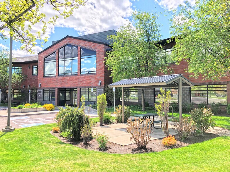 More Photos Of 320 SW Upper Terrace Dr, Bend Office For Lease