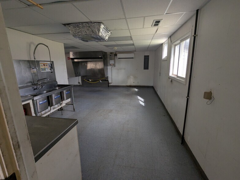 More Photos Of 24901 Red Arrow Hwy, Mattawan Restaurant For Lease