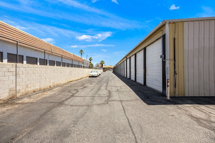 More Photos Of 811-823 S Williams Rd, Palm Springs Self Storage For Sale