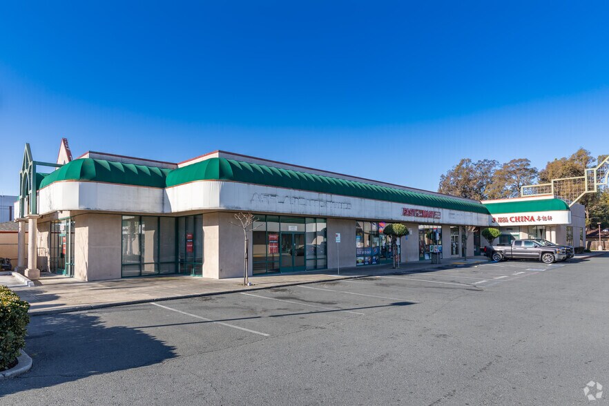 More Photos Of 2001 Contra Costa Blvd, Pleasant Hill General Retail For Sale
