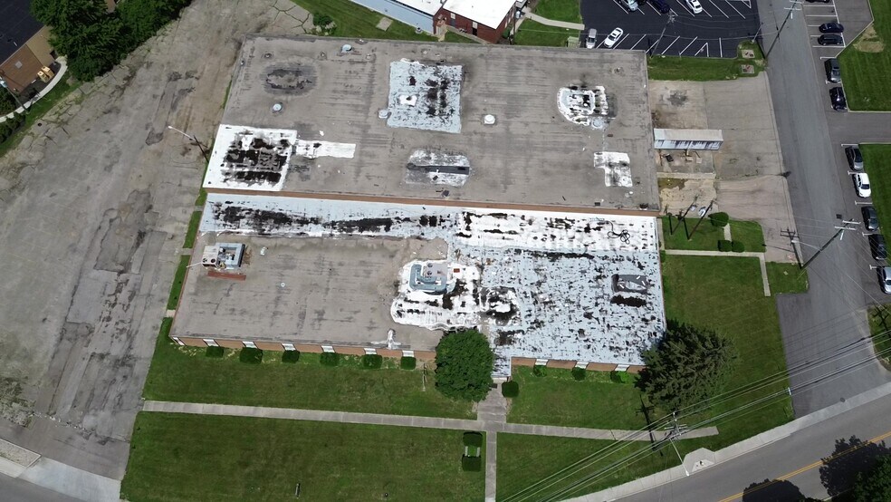 More Photos Of 5570 Creek Rd, Blue Ash Warehouse For Lease