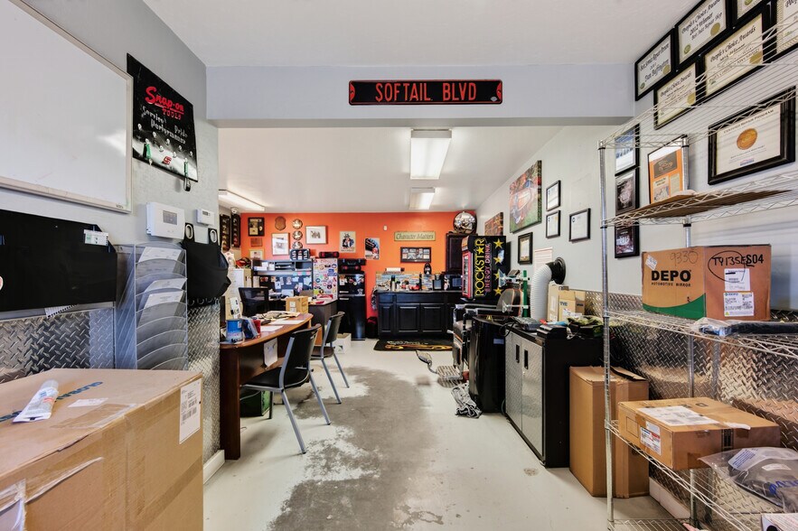 More Photos Of 601 S 10th St, Gunnison Warehouse For Sale