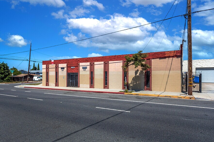 More Photos Of 12561-12563 Persing Dr, Whittier Showroom For Sale