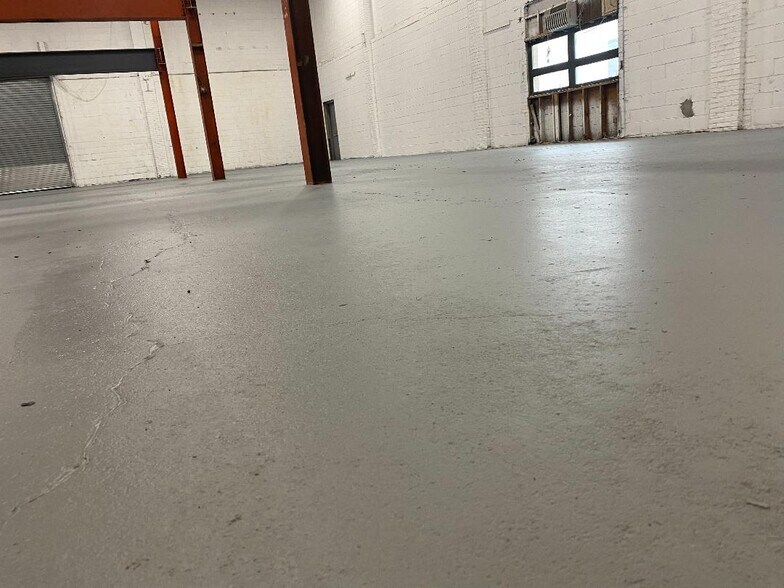 More Photos Of 535 S Broadway, Hicksville Office For Lease