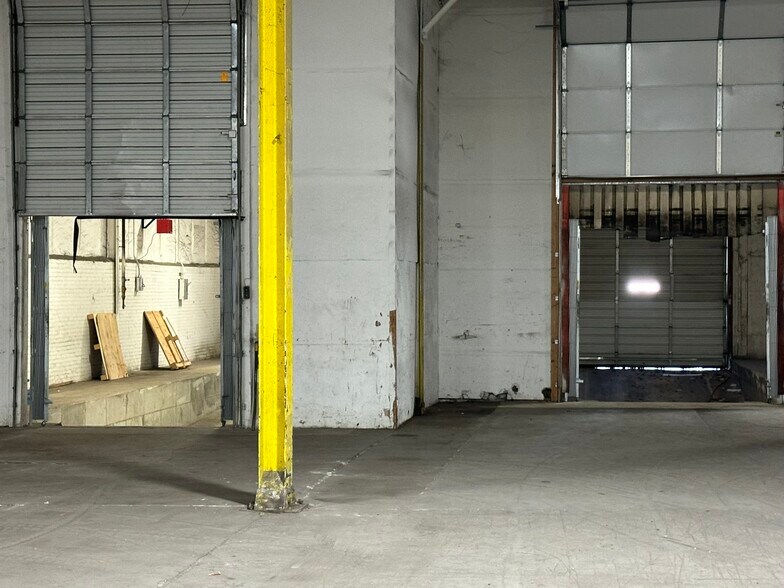 More Photos Of 217 S Belmont Ave, Indianapolis Warehouse For Lease