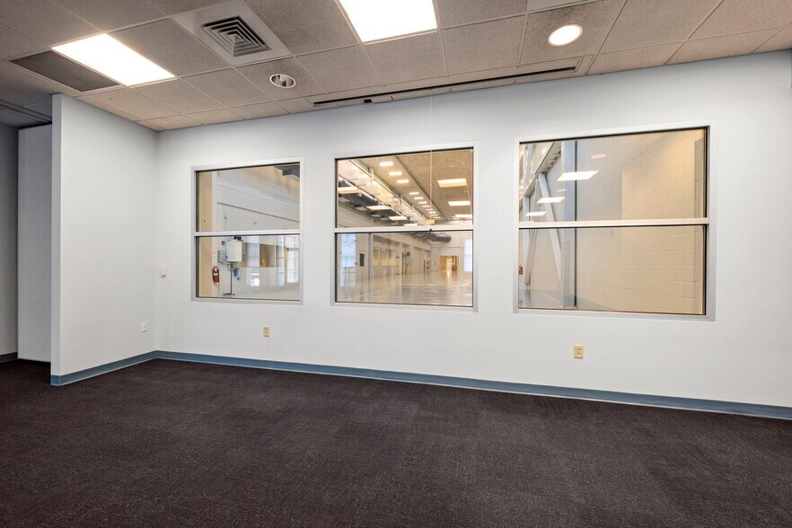 More Photos Of 801 N 2nd St, Berthoud Distribution For Lease
