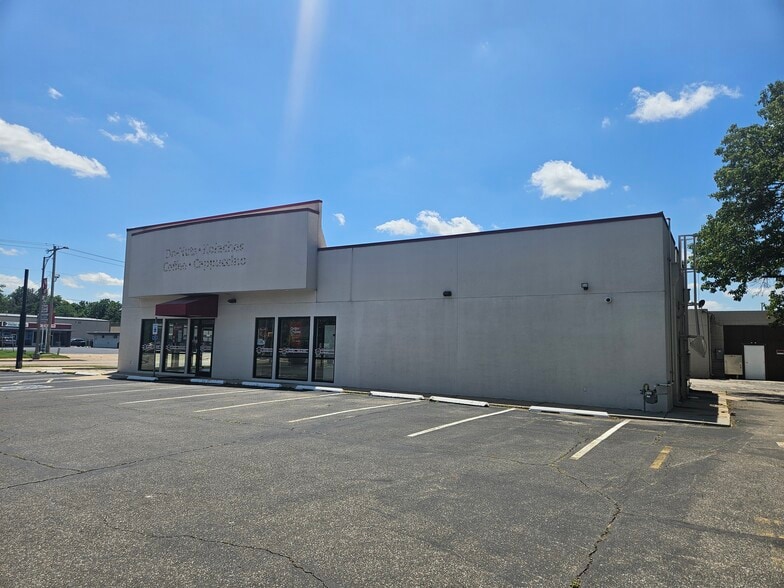 More Photos Of 1805 W Main St, Norman Storefront For Lease