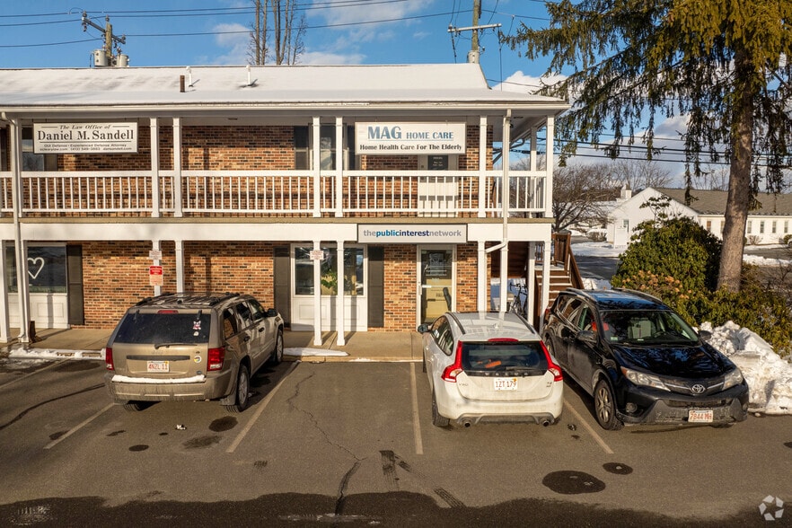 More Photos Of 228 Triangle St, Amherst Office For Sale