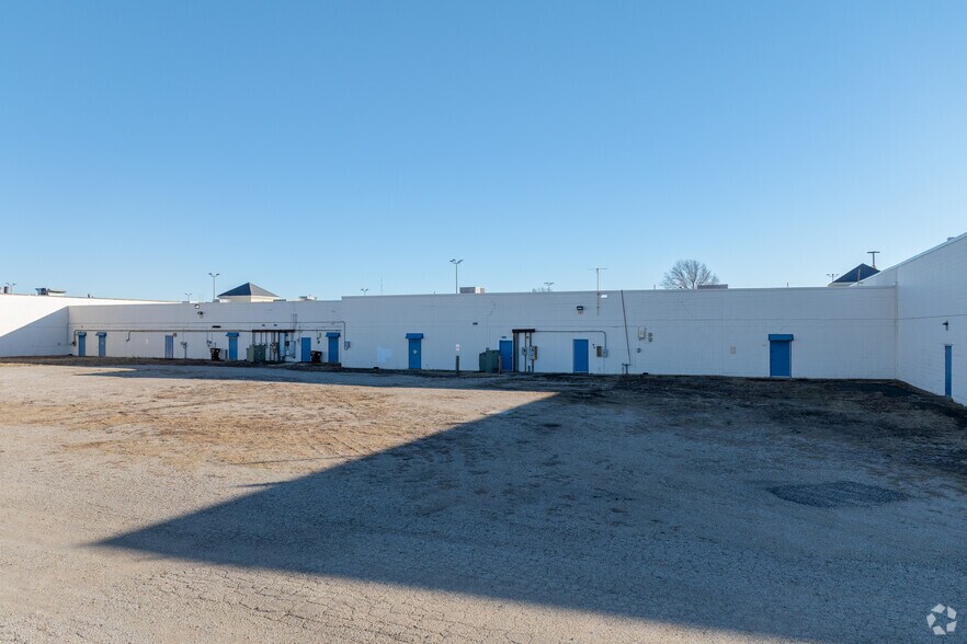 More Photos Of 1200-1230 Woodlawn Rd, Lincoln General Retail For Sale