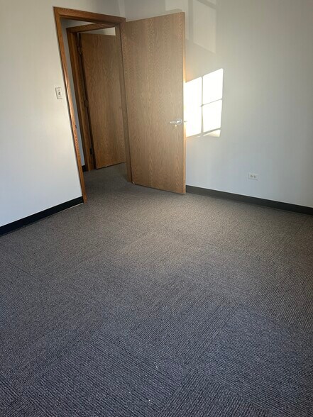 More Photos Of 28 W Nebraska St, Frankfort Office For Lease