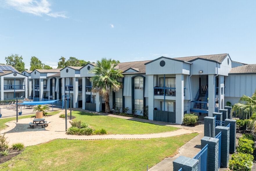 Primary Photo Of 3802 Nasa Rd, Seabrook Apartments For Sale