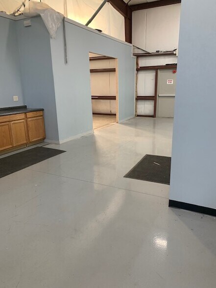 More Photos Of 7490 Bridgewater Rd, Huber Heights Manufacturing For Lease