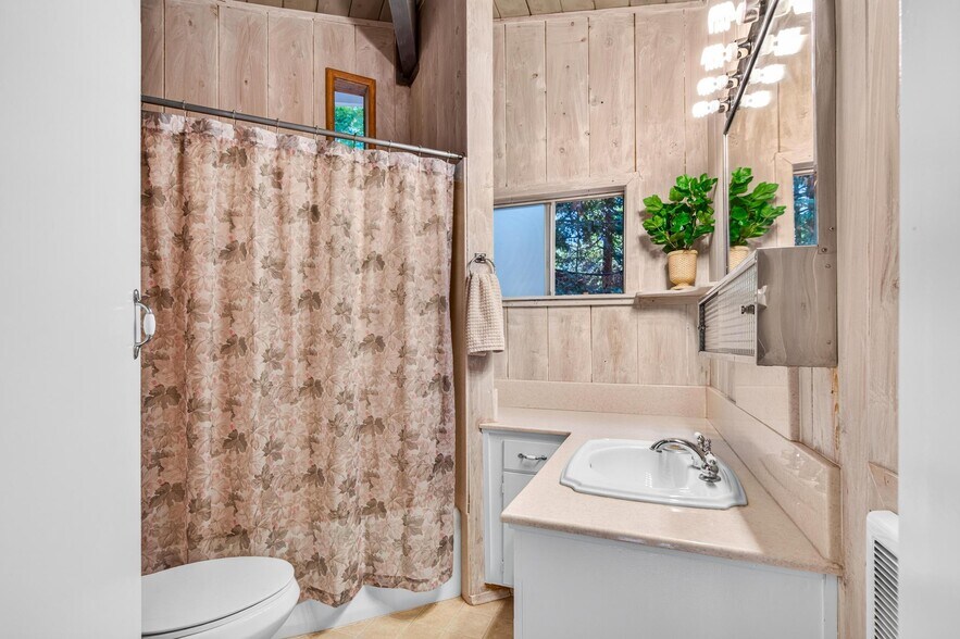 More Photos Of 32753 Birch Hill Rd, Palomar Mountain Freestanding For Sale