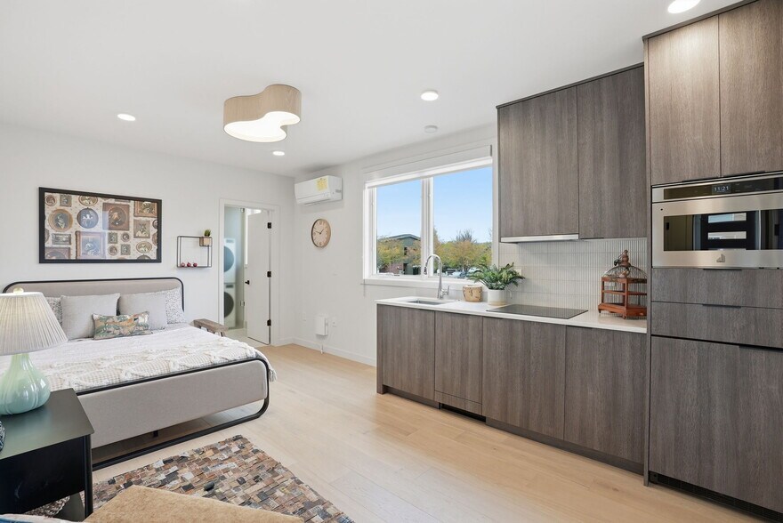 More Photos Of 210 SW Log Ct, Bend Apartments For Sale