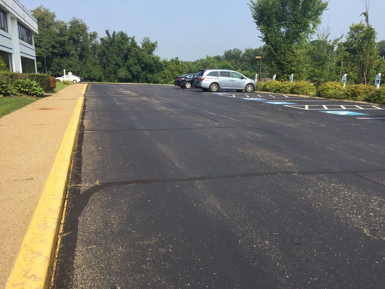 More Photos Of 275 Center Rd, Monroeville Office For Lease